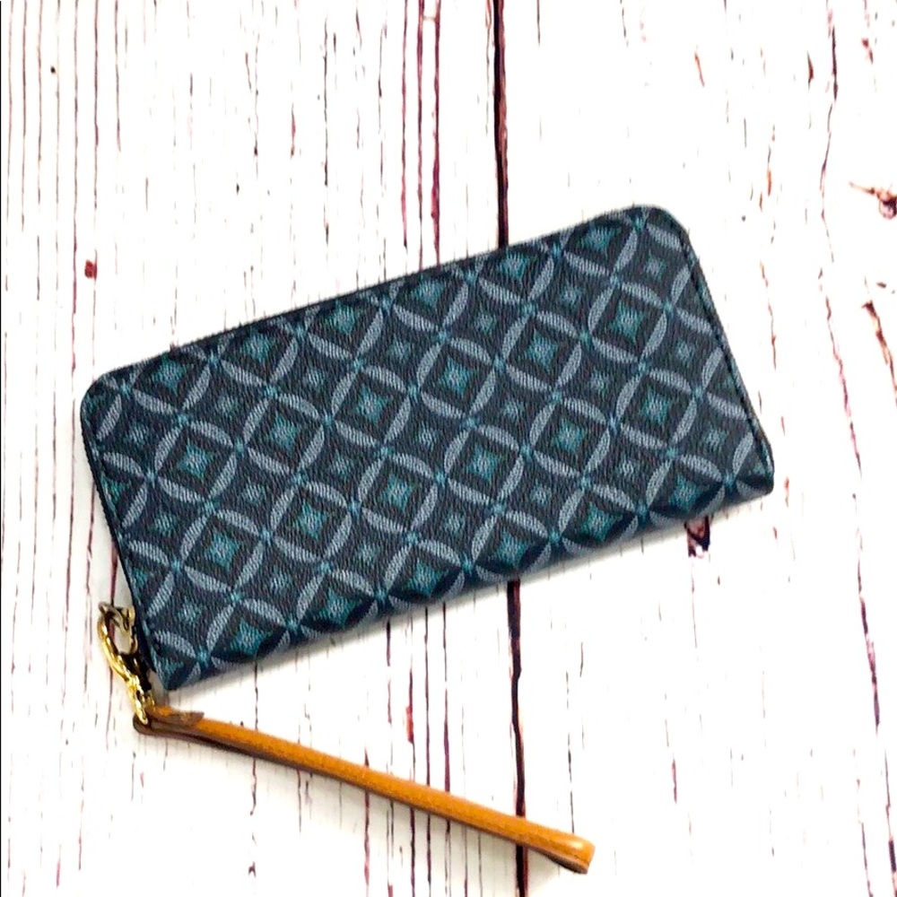 Fossil Sydney Zip Clutch